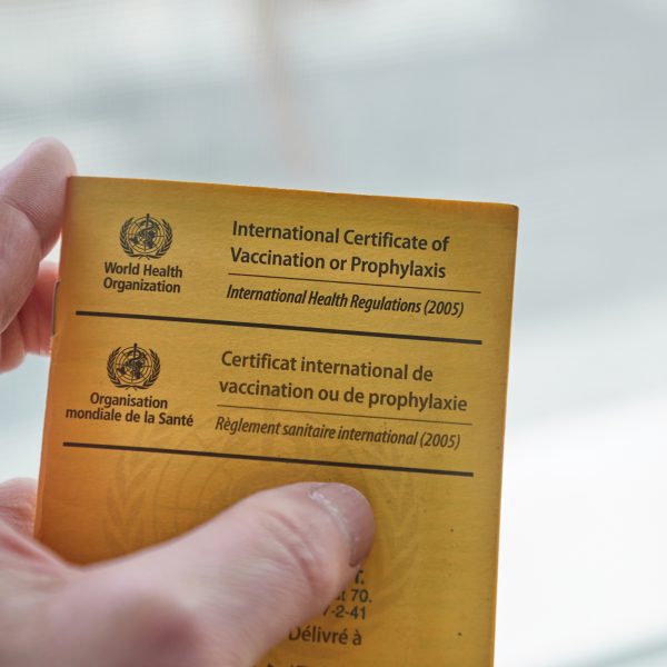 internationaal verhuizen vaccinatie paspoort vaccinatieboekje
